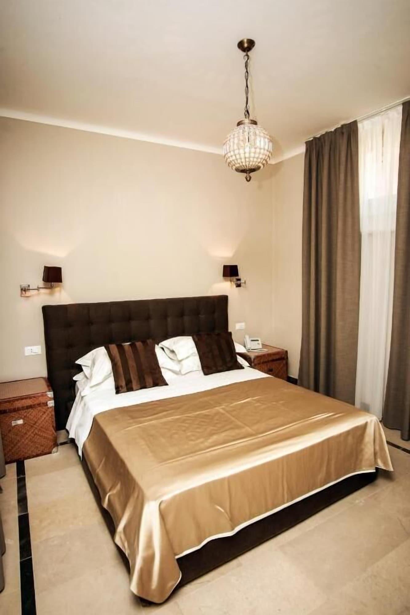 La Dependance Hotel Noto Bagian luar foto