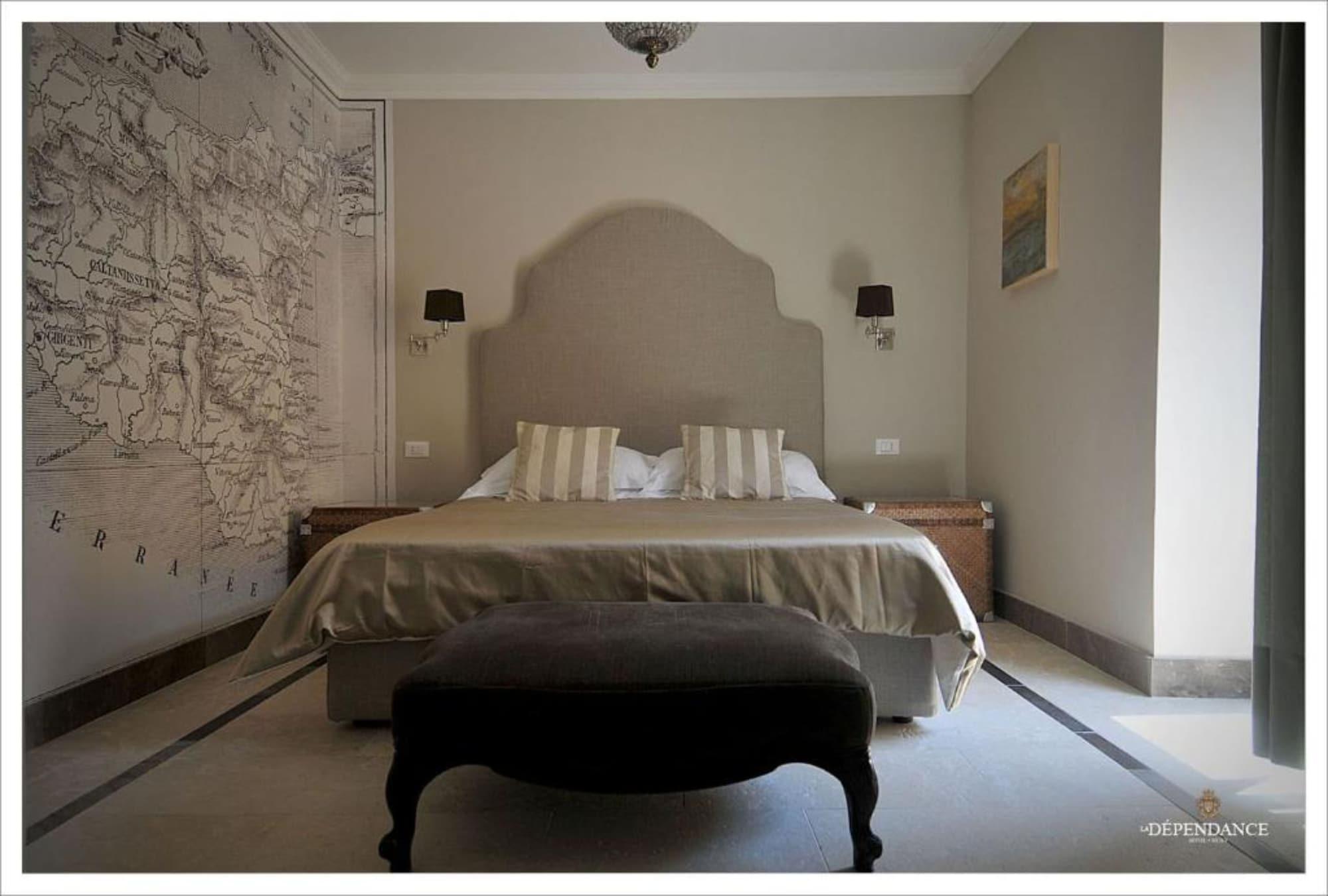 La Dependance Hotel Noto Bagian luar foto