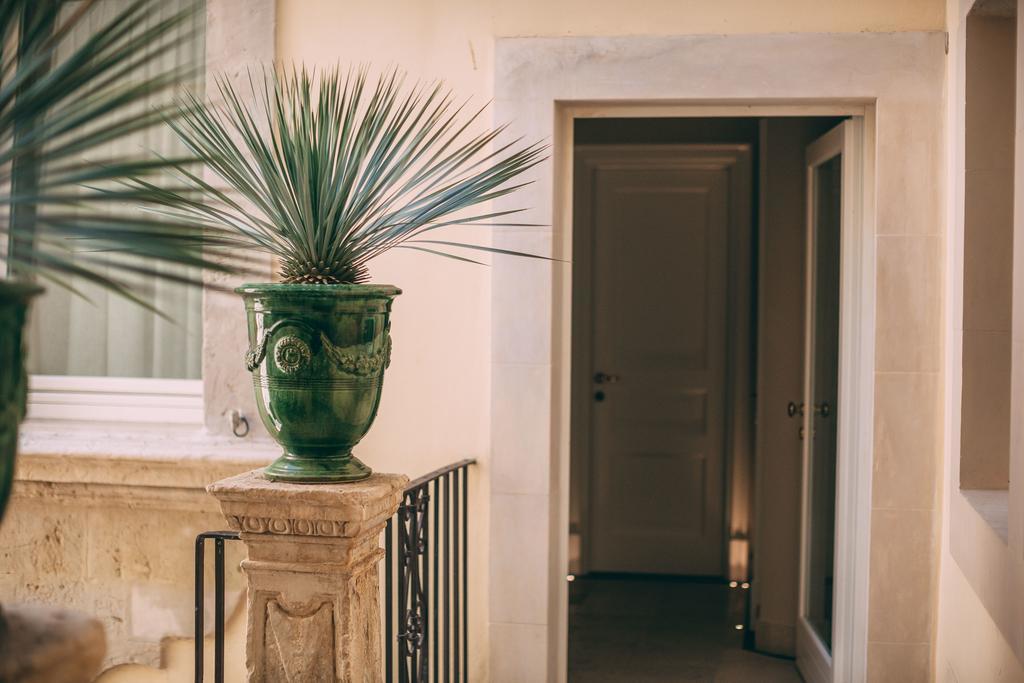 La Dependance Hotel Noto Bagian luar foto